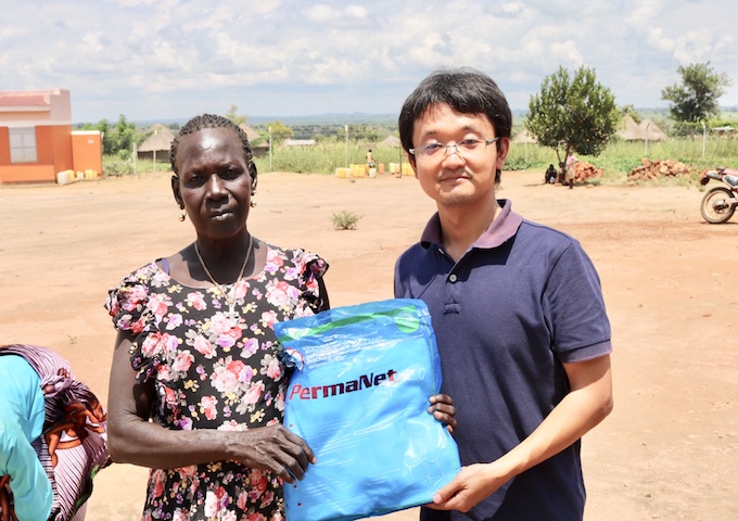 【ウガンダ】南スーダン難民の方々50世帯に、物資の支援を届けました。