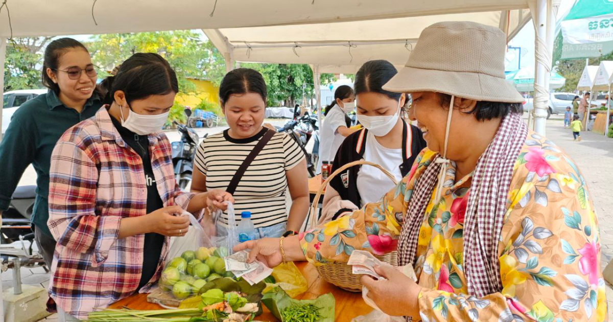 【カンボジア】教室をとびだせ！畑で、市場で、実践の日々。