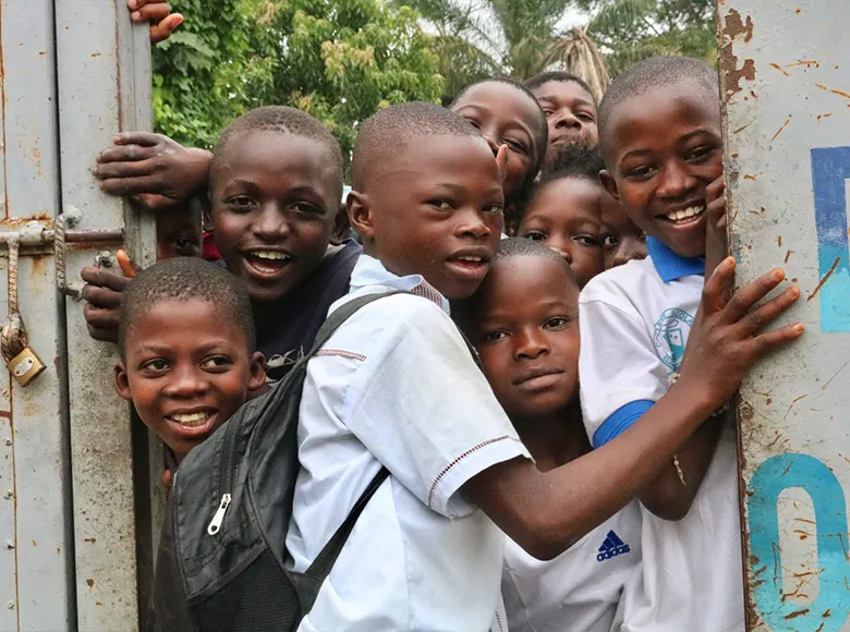 最貧困層及び紛争被害を受けた子ども