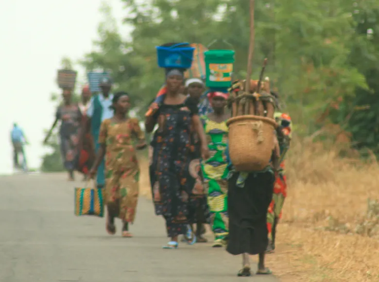 生計向上を目指す家族