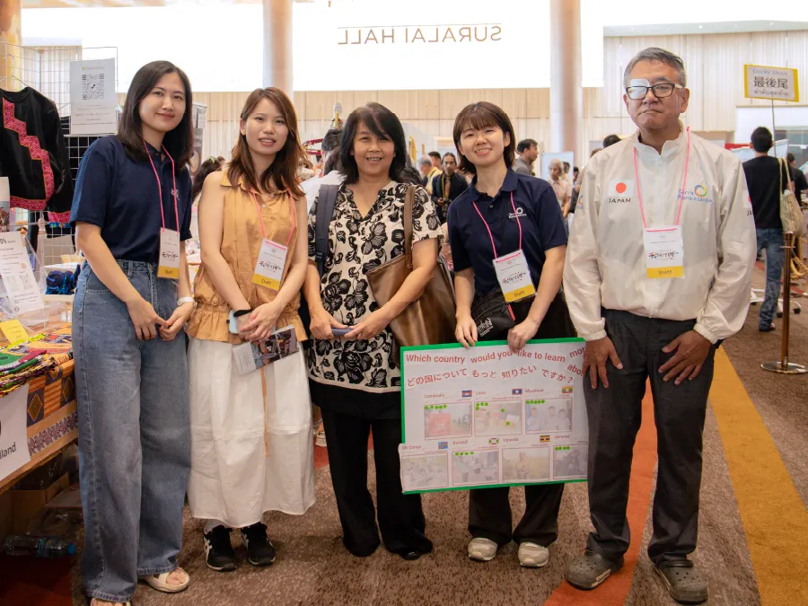 タイで活動風景
