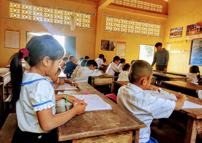 【カンボジア】補修で新しくなった校舎で勉強するオウ・チェット・プラム村小学校の子どもたち 〜自分たちで管理していくことの重要性〜