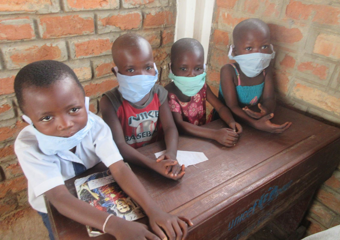 【コンゴ（民）】コロナ禍を乗り越え、紛争女性被害者が子どもたちへマスクを配布