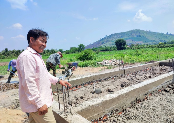 【カンボジア】地雷撤去の終わった村でのスラエ・スダウ小学校建設開始！