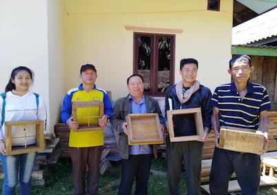来月から養蜂シーズン到来…！村の大工さんの巣箱作り