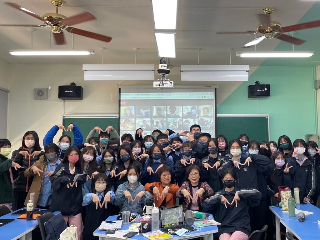 初の高校生の国際交流会開催! 初の高校生の国際交流会開催!